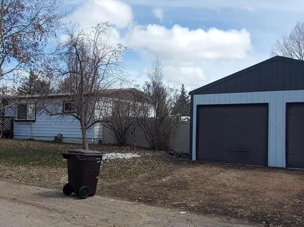 411 3rd Ave W, Ranchester, WY 82839