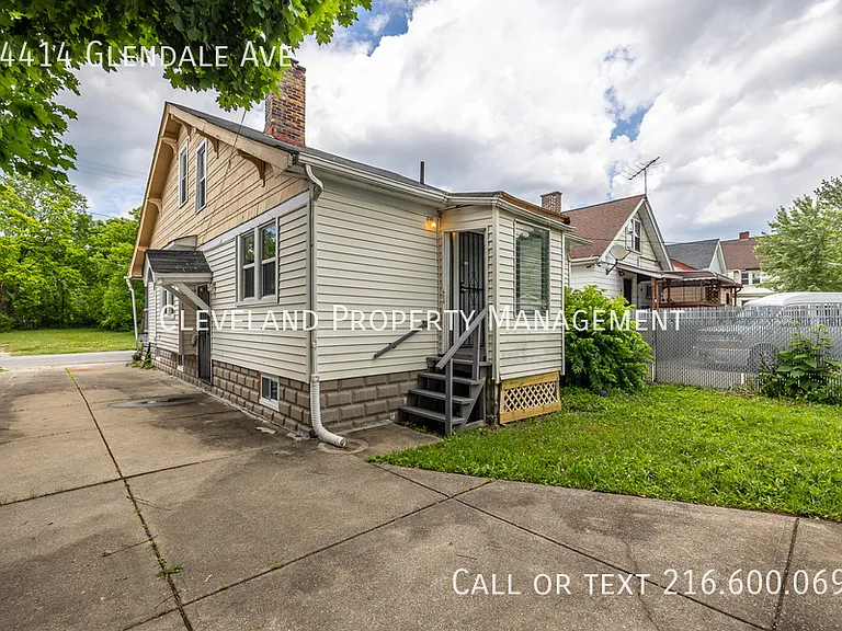 14414 Glendale Ave — Photo 3