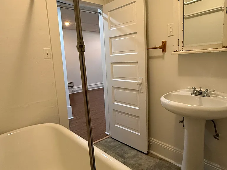 Highland Park Apartments — Photo 21