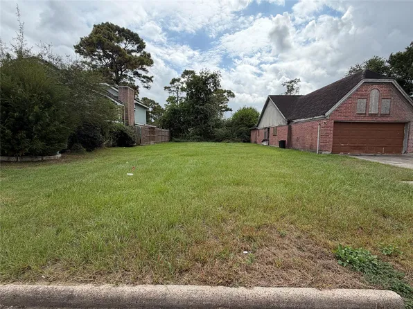 11934 Greenmesa Dr, Houston, TX 77044