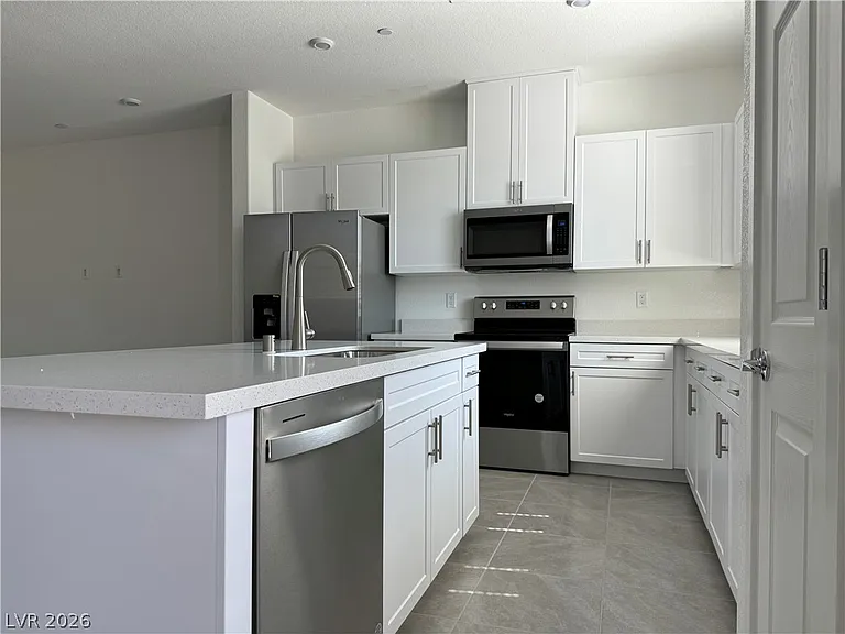 6181 Garden Crest St — Photo 17