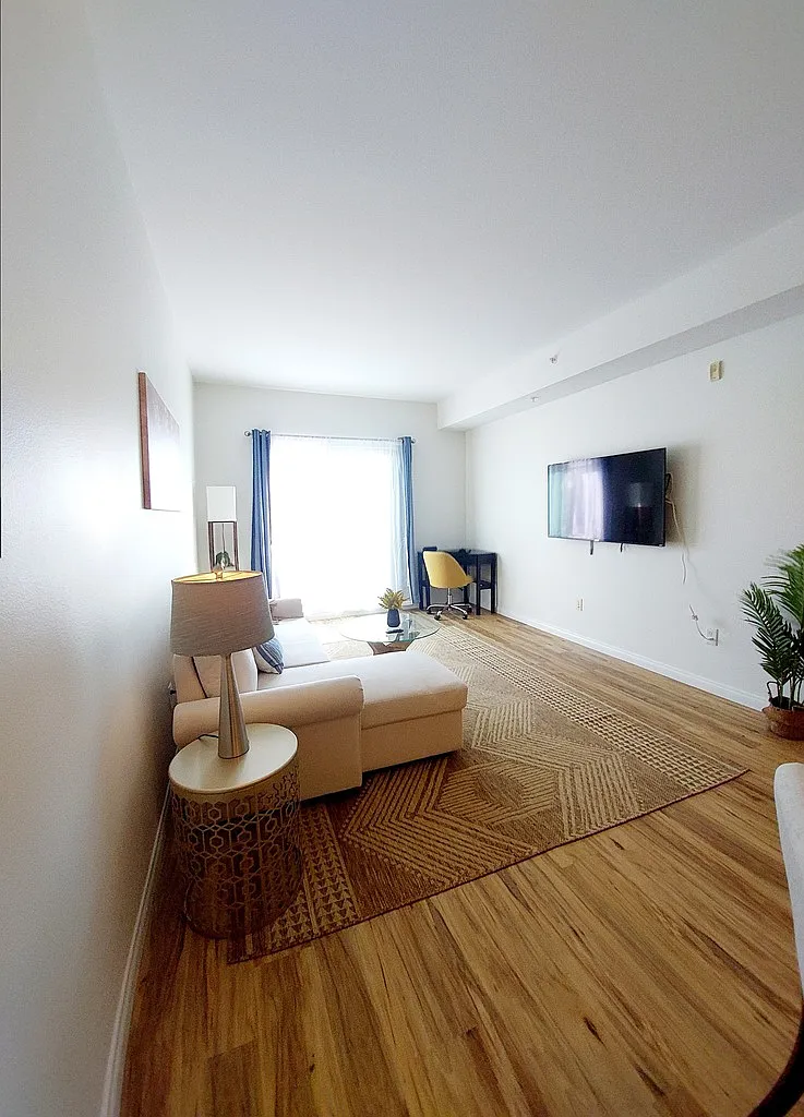 1 bed, 1.0 bath, $4,425 — Photo 2