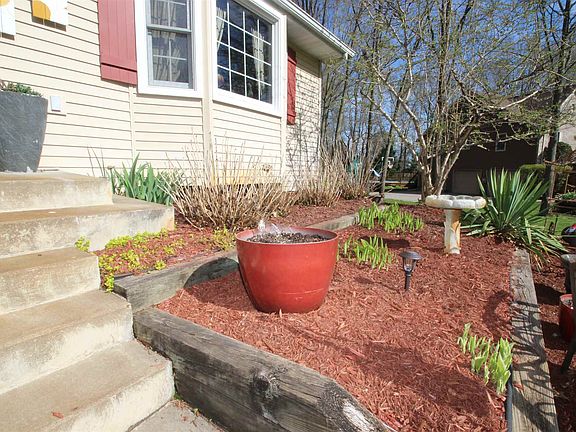 3rd image of 53303 Cobus Creek Dr