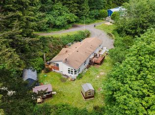 63301 Adirondack Rd, Coos Bay, OR 97420