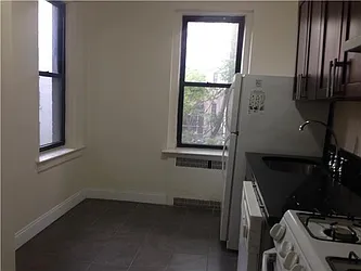 Rented by R New York