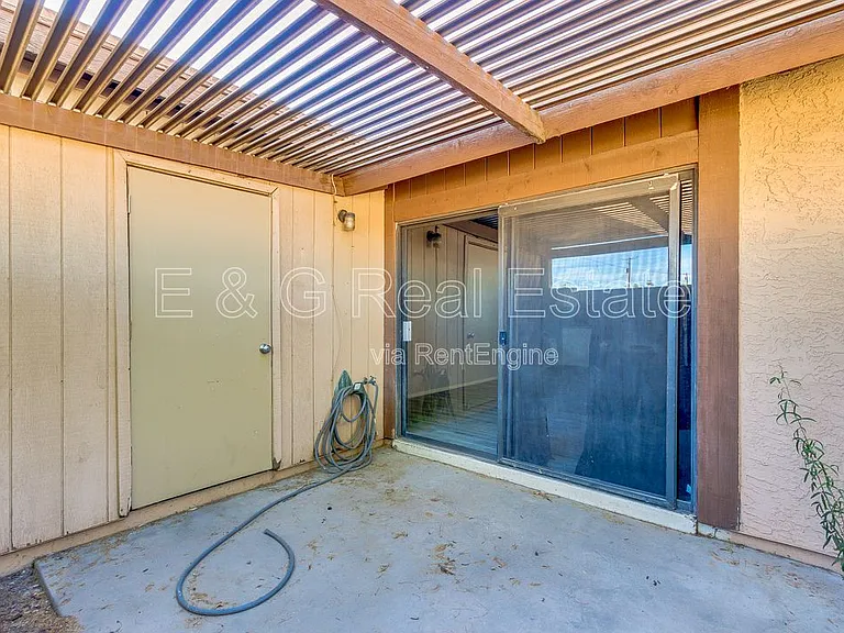 2149 E 10th St #3 — Photo 13