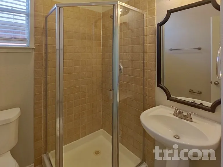 4504 Vista Meadows Dr — Photo 16