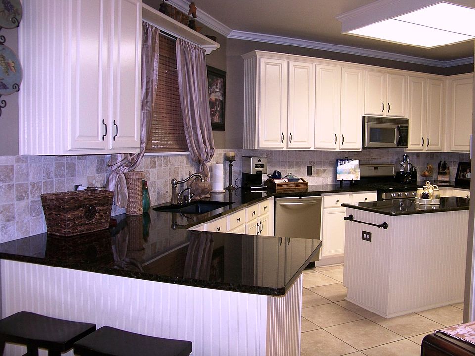 1st image of 4733 Parkhaven Dr