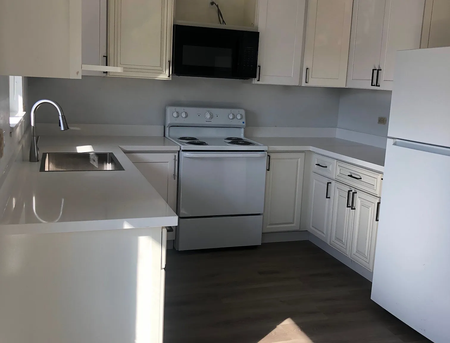 3 bed, 950 sqft, $1,850 — Photo 1