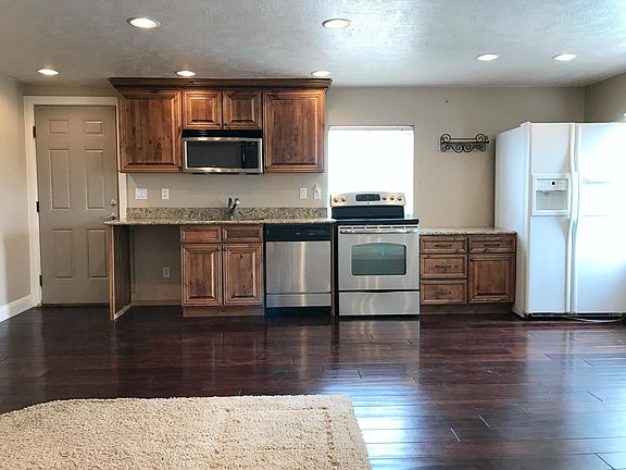 4th image of 2246 Alamosa Dr #B