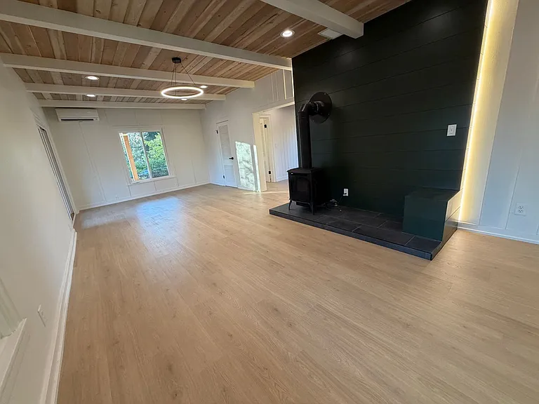 1045 Oakway Rd — Photo 21