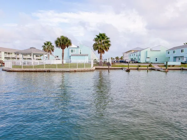 303 Nassau Dr, Rockport, TX 78382