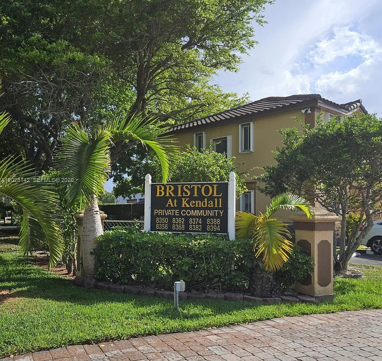 Bristol At Kendall Condo — Photo 1