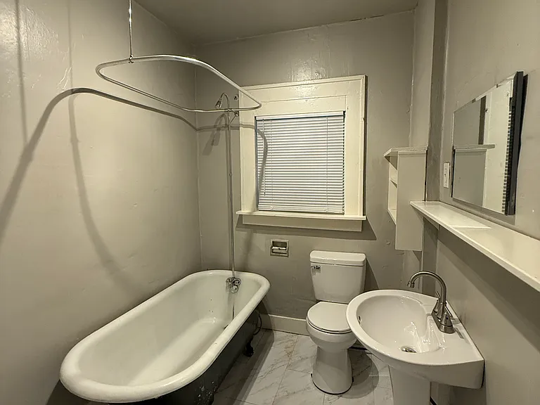 1506 W Bowen Pl — Photo 9