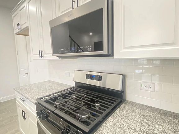 5th image of 1495 Perrin Ln