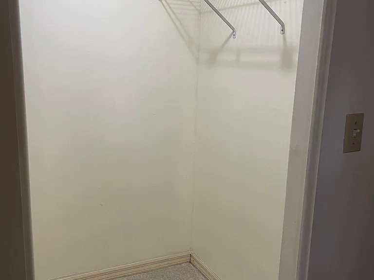 Closet 2/2