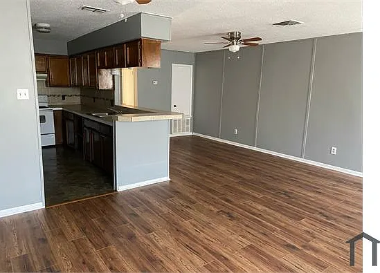 1 bed, 999 sqft, $975 — Photo 1