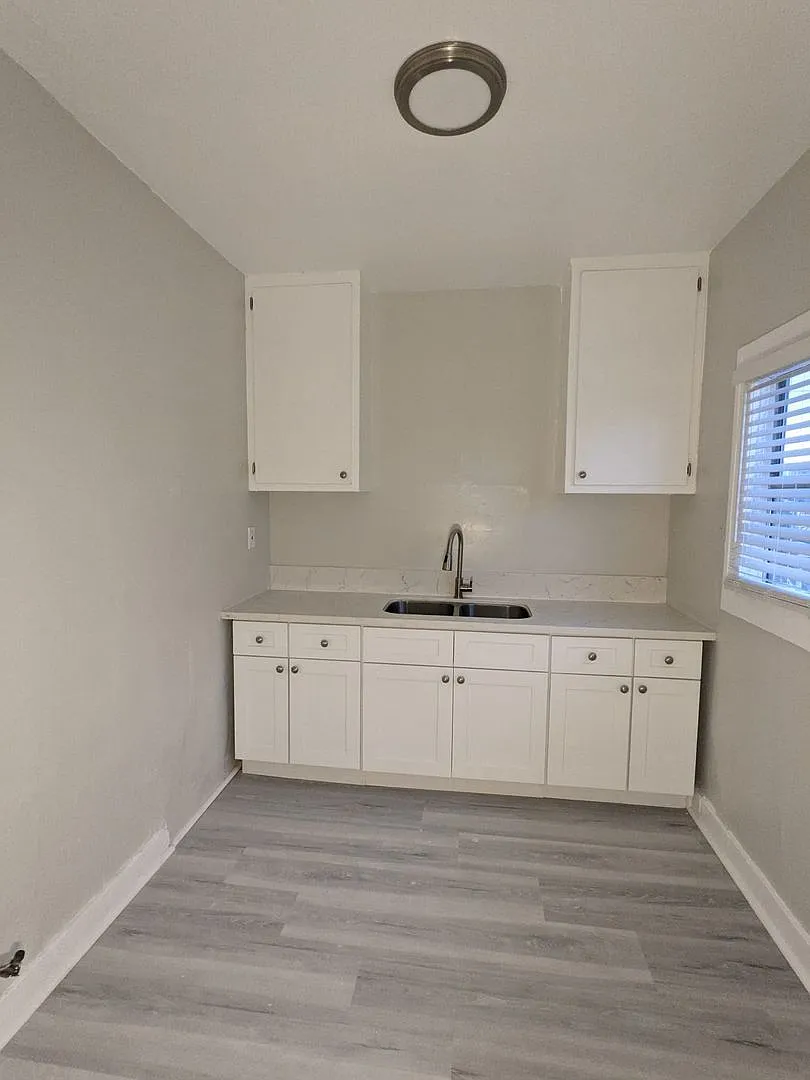 Studio, 1.0 bath, 420 sqft, $1,520 — Photo 3