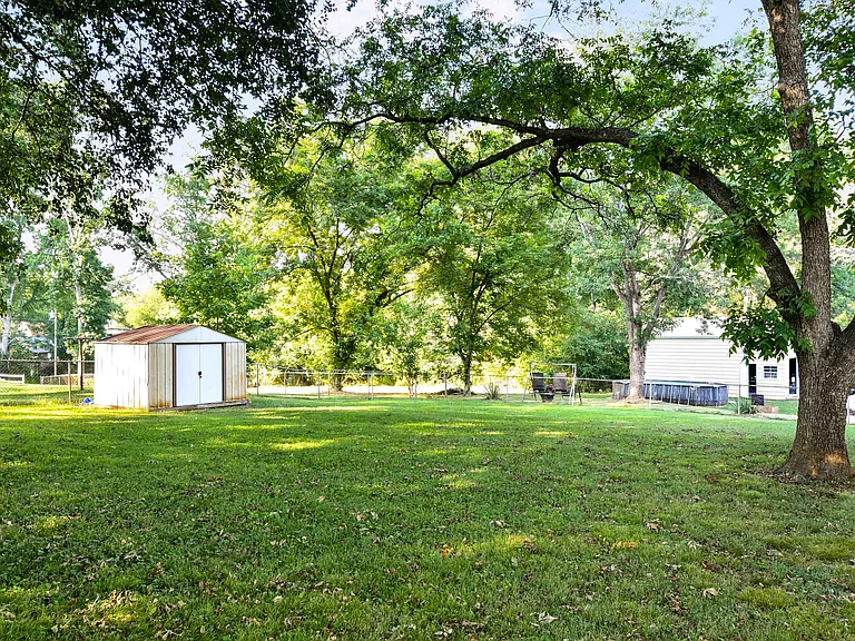 619 Heathwood Dr — Photo 32
