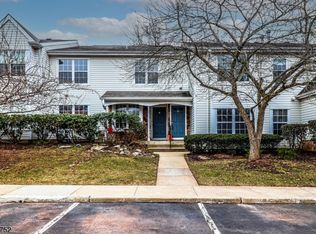 8 Wycombe Pl, Somerset, NJ 08873