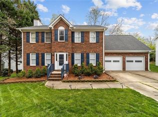 1002 New Hampshire Dr, Jamestown, NC 27282