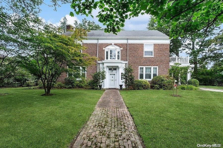 1st image of 44 Nassau Boulevard