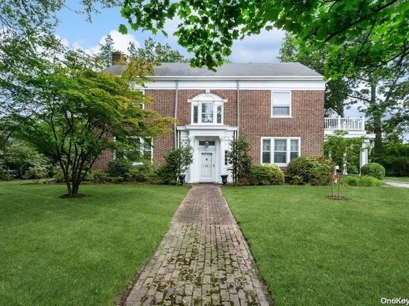 44 Nassau Boulevard, Garden City, NY 11530