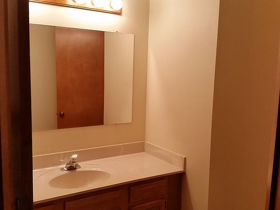 3rd image of 212-214 Elas Ct