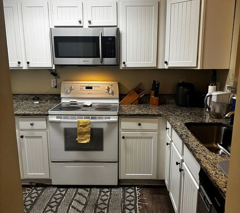 833 Old Greenville Hwy #1213