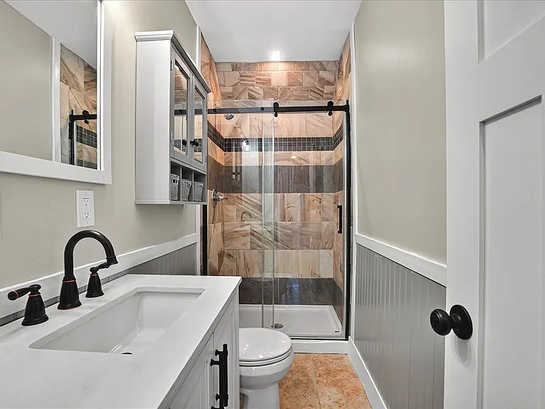 3 Waterbury St #2 — Photo 22