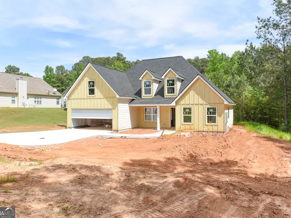 104 Fuller Ct, Grantville, GA 30220