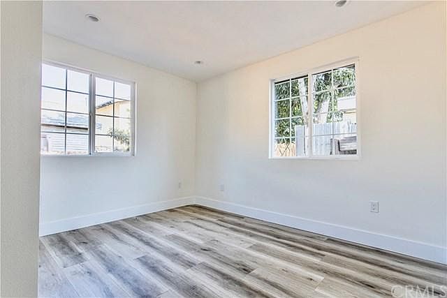 1st image of 216 S Gage Ave