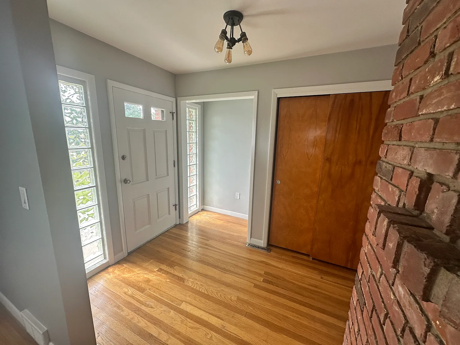 3 bed, 2.5 bath, 1738 sqft, $2,500 — Photo 3