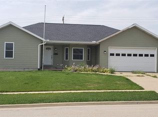 1206 Hampton Rd, Washington, IL 61571