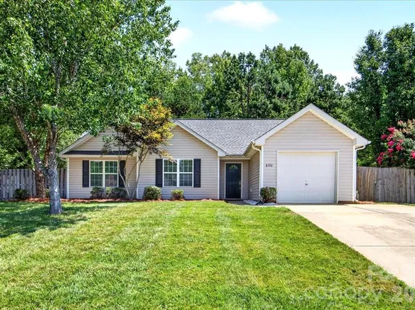 8732 Brookstead Meadow Ct, Charlotte, NC 28215