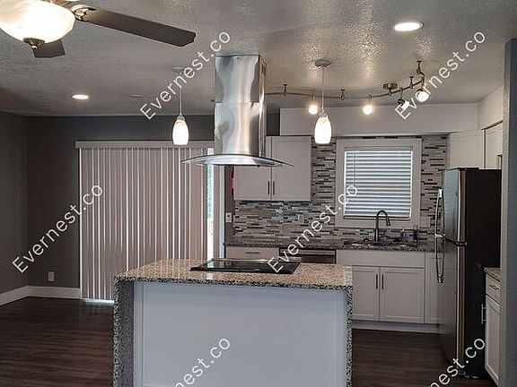 3rd image of 10416 Tullis Ave