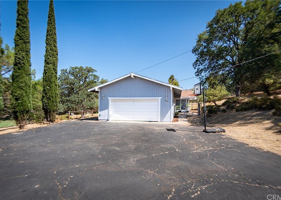 1st image of 42865 Yosemite Springs Dr