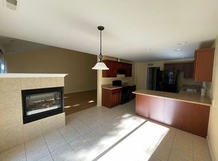 3492 Eagle Creek Dr #16, Utica, MI 48317