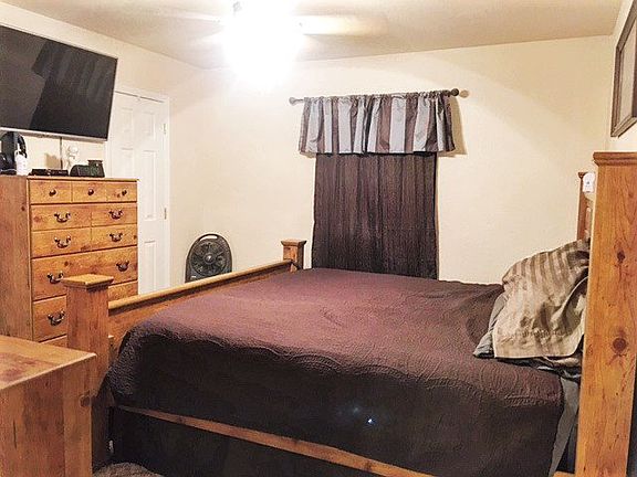 5th image of 1117 Jeter Ave