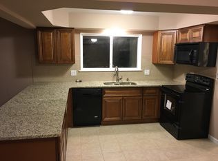 34457 Foxboro Dr, Sterling Heights, MI 48312