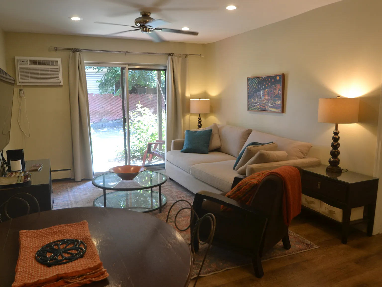 1 bed, 600 sqft, $1,295 — Photo 2