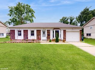 820 Robinson Ave, Streamwood, IL 60107