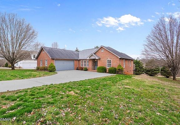 3rd image of 2411 Robin Ridge Dr