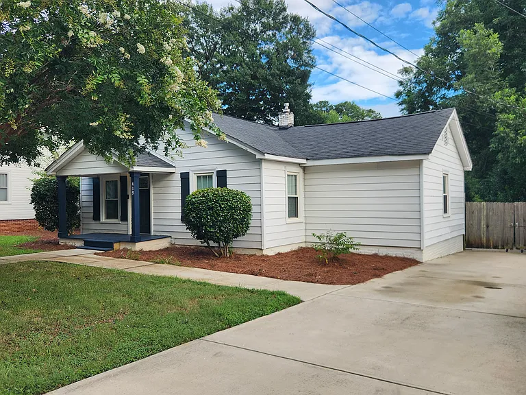 419 Gaston Ave — Photo 2
