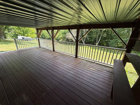 3rd image of 20 Old Pine Hill Rd S #B