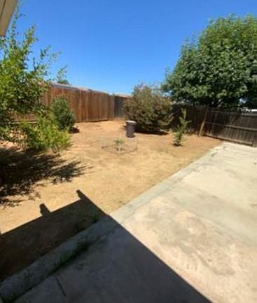 3rd image of 23900 Suncrest Ave