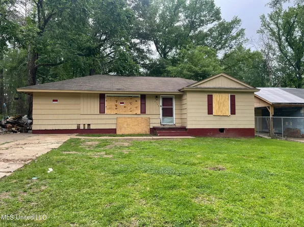 2742 Pinebrook Dr, Jackson, MS 39212