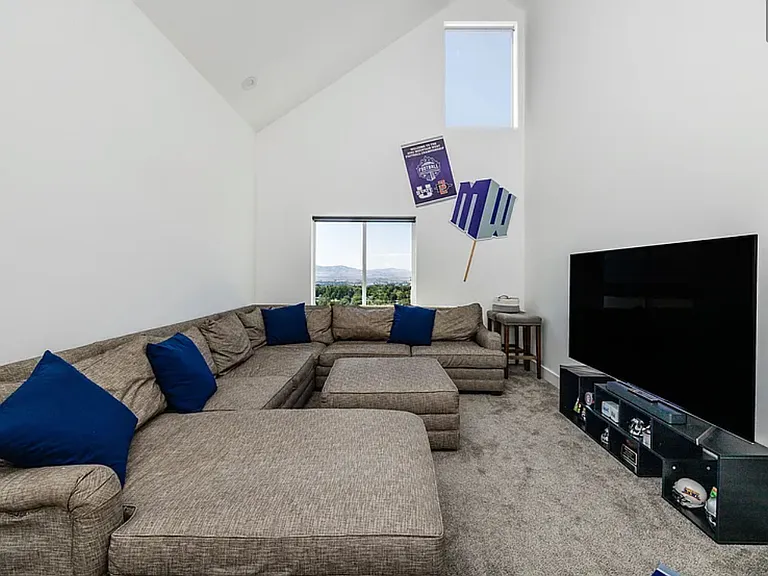 1360 Cedarwood Ln — Photo 29