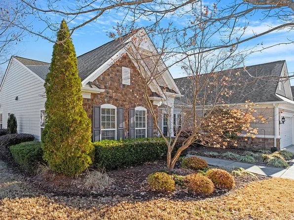 722 Arbor Brook Dr, Cary, NC 27519