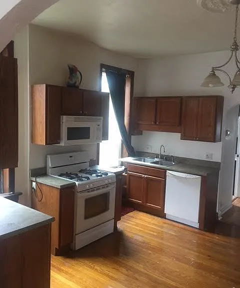 4547 Morganford Rd — Photo 7